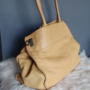 Levenger Spacious Leather Bag